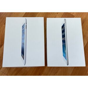 2 I Pad empty‎ boxes